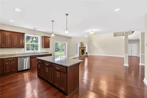 Living - 2204 Sidney Dr, Gainesville, GA 30506 photo 10 of 11