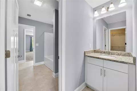 Entry Way - 2204 Sidney Dr, Gainesville, GA 30506 photo 7 of 13