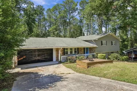 3179 Flamingo Dr, East Point, GA 30344