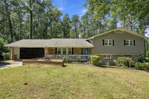 3179 Flamingo Dr, East Point, GA 30344