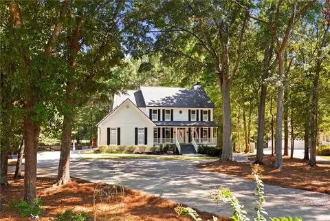 3256 Fieldcrest Rd, Loganville, GA 30052