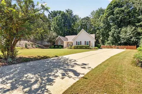4692 Devencrest Ln, Buford, GA 30519