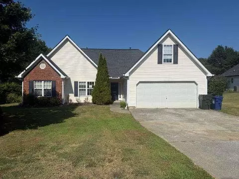 3450 Weeping Willow Ln, Loganville, GA 30052