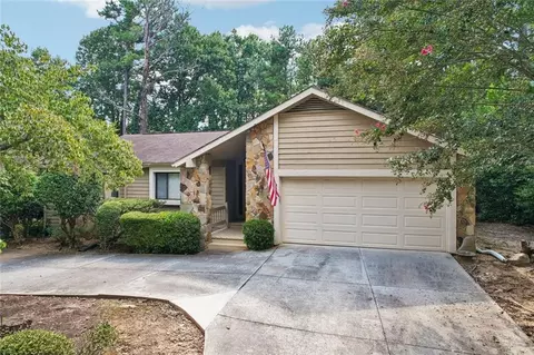 1008 Muirfield Dr NE, Marietta, GA 30068