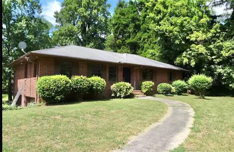 2808 Benjamin E Mays Dr, Atlanta, GA 30311