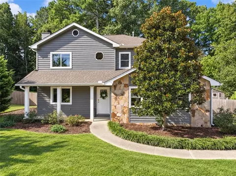 1229 Gate Post Ln, Lawrenceville, GA 30044