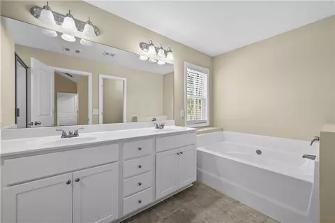 Bath - 9 Bailee Cir, Colbert, GA 30628 photo 1 of 3