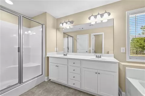 Bath - 9 Bailee Cir, Colbert, GA 30628 photo 2 of 3