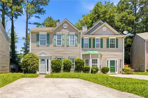2945 Falling Water Pt, Atlanta, GA 30349