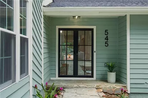 545 Longleaf Dr, Roswell, GA 30075