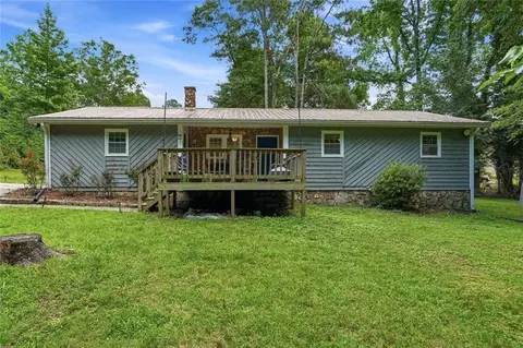 40 Oak Hill Dr, Winder, GA 30680