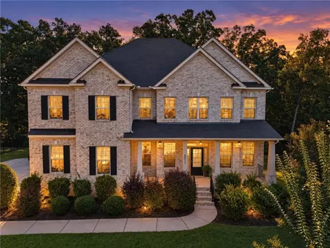 6852 Louis Dr, Locust Grove, GA 30248