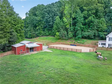 Exterior - 4287 Pine Vale Rd, Gainesville, GA 30507 photo 3 of 14