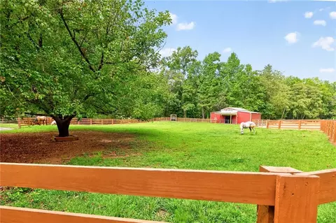 Exterior - 4287 Pine Vale Rd, Gainesville, GA 30507 photo 10 of 14
