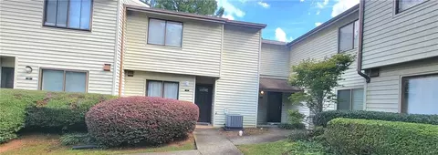 1014 Country Ct, Lawrenceville, GA 30044