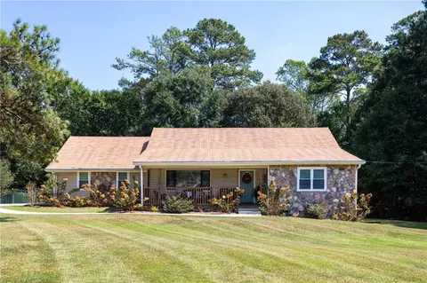 110 Allenwood Rd, Fayetteville, GA 30214