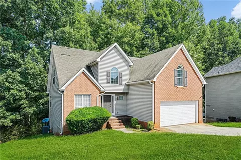 Exterior - 1347 Vine Cir, Mcdonough, GA 30253 photo 2 of 4