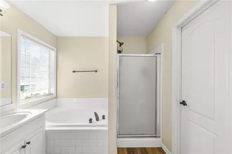 Bath - 1347 Vine Cir, Mcdonough, GA 30253 photo 1 of 4