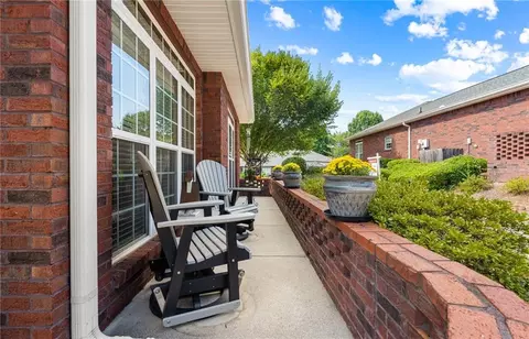4232 Pondview Way, Oakwood, GA 30566