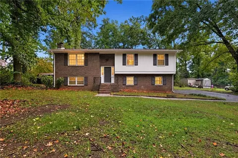 4222 King James Ct, Snellville, GA 30039
