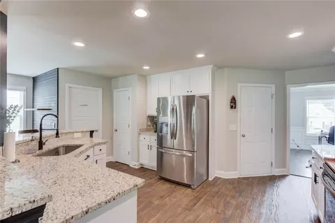 Kitchen - 242 Lokeys Cir, Bethlehem, GA 30620 photo 2 of 8