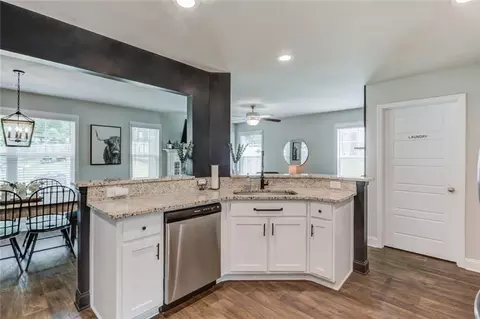 Kitchen - 242 Lokeys Cir, Bethlehem, GA 30620 photo 6 of 8