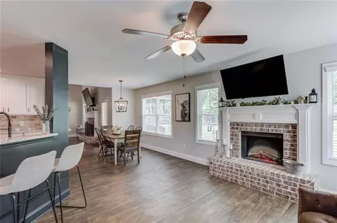 Entry Way - 242 Lokeys Cir, Bethlehem, GA 30620 photo 5 of 5