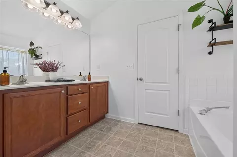Entry Way - 962 Compass Dr, Bethlehem, GA 30620 photo 9 of 9