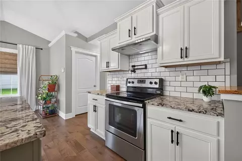Kitchen - 962 Compass Dr, Bethlehem, GA 30620 photo 5 of 8