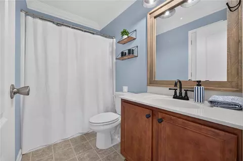 Bath - 962 Compass Dr, Bethlehem, GA 30620 photo 4 of 5