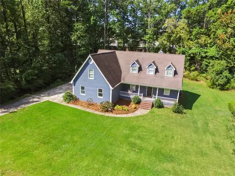 121 W Allison Cir, Carrollton, GA 30117