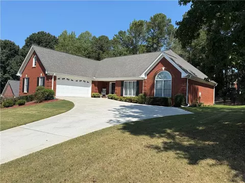 805 Ivy Ridge Dr, Loganville, GA 30052