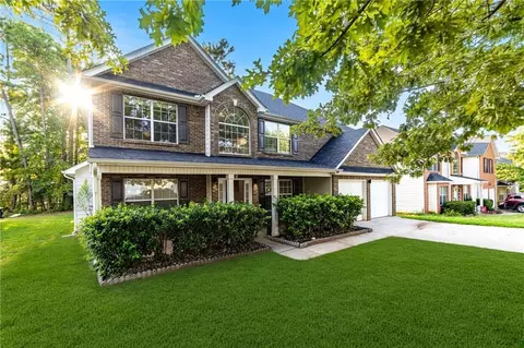Exterior - 596 Vaughan Dr, Hampton, GA 30228 photo 3 of 10