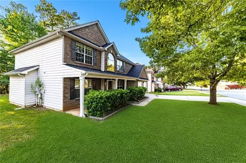 Exterior - 596 Vaughan Dr, Hampton, GA 30228 photo 6 of 10