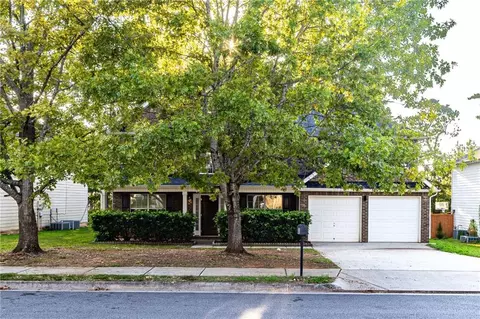 Exterior - 596 Vaughan Dr, Hampton, GA 30228 photo 4 of 10