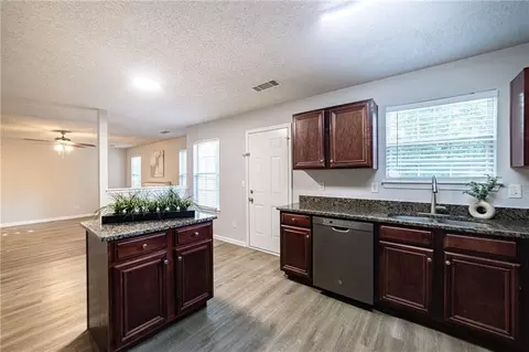 Kitchen - 596 Vaughan Dr, Hampton, GA 30228 photo 2 of 6