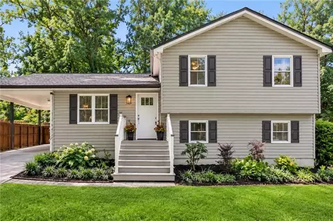 105 Stone Wood Ln, Lawrenceville, GA 30046