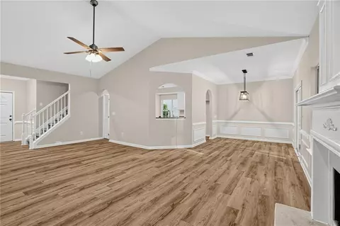 Living - 433 Concord Cir, Mcdonough, GA 30253 photo 2 of 4