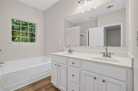 Bath - 433 Concord Cir, Mcdonough, GA 30253 photo 2 of 3
