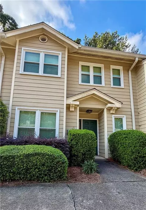 230 Peachtree Hollow Ct, Atlanta, GA 30328