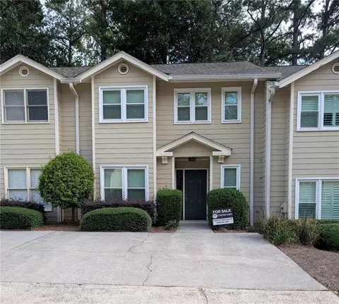 230 Peachtree Hollow Ct, Atlanta, GA 30328