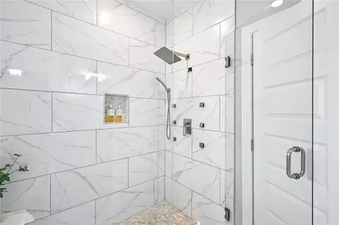 Bath - 190 Barcelona Dr, Covington, GA 30016 photo 7 of 11