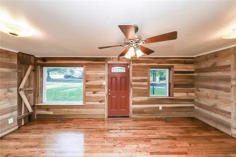 Living - 113 Eason St, Bowdon, GA 30108 photo 2 of 3