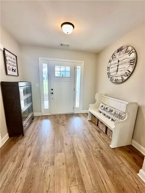 Entry Way - 189 Marie Ct, Bethlehem, GA 30620 photo 2 of 2