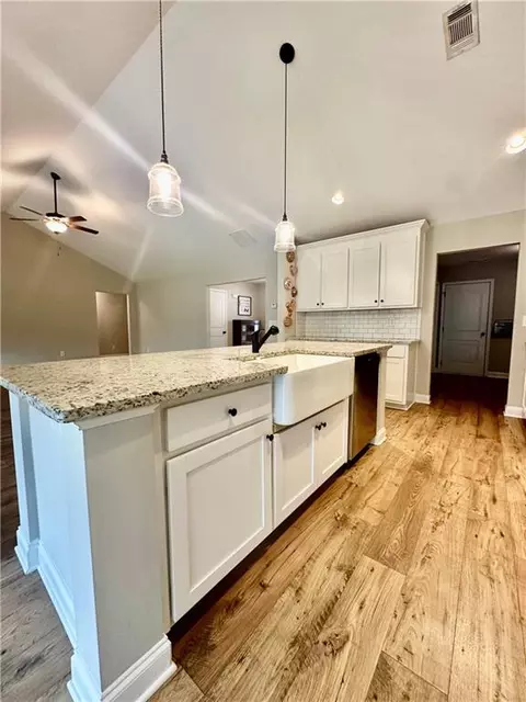 Kitchen - 189 Marie Ct, Bethlehem, GA 30620 photo 3 of 8