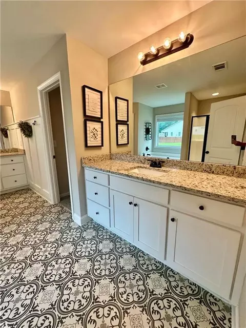 Bath - 189 Marie Ct, Bethlehem, GA 30620 photo 3 of 6
