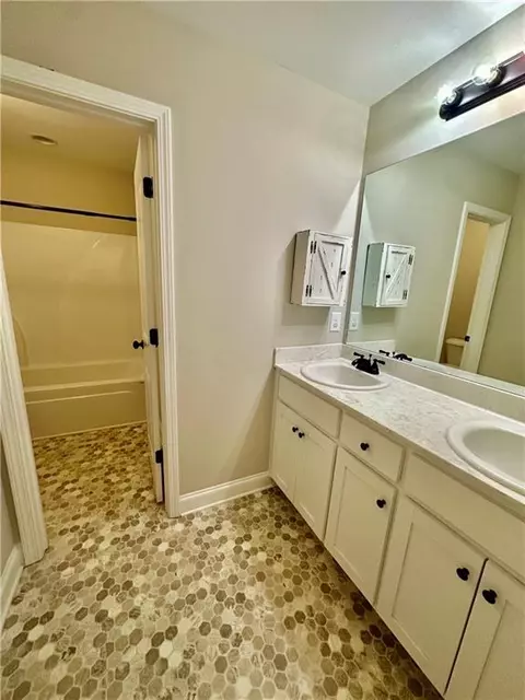 Bath - 189 Marie Ct, Bethlehem, GA 30620 photo 6 of 6