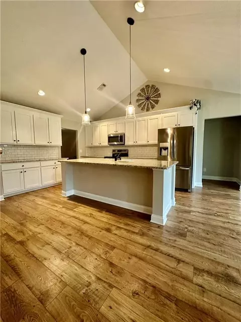 Kitchen - 189 Marie Ct, Bethlehem, GA 30620 photo 2 of 8