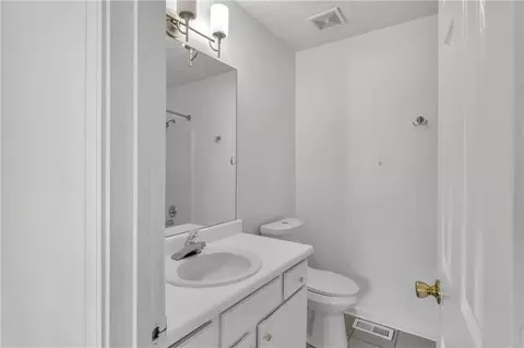 Bath - 3030 Jester Ct, Duluth, GA 30096 photo 4 of 5