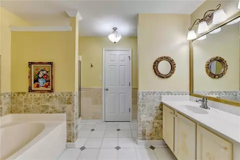 Bath - 2726 Beynon Ln, Suwanee, GA 30024 photo 2 of 7